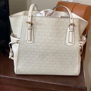 Large Michael Korea Bag